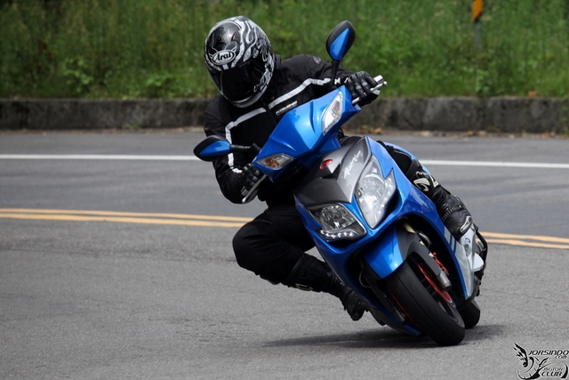 國產速克達的巔峰之作 -- KYMCO Racing King 180 深度測試報導2123