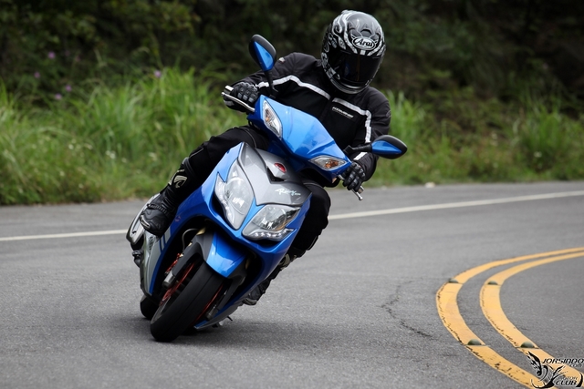 國產速克達的巔峰之作 -- KYMCO Racing King 180 深度測試報導8579