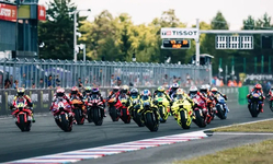 封面"Holeshot