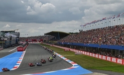 封面"MotoGP