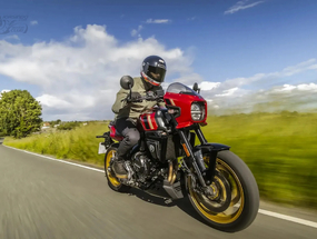 復古車迷有福了！SUZUKI GSX-8T/8TT 新色發表 並可選配定速巡航系統 ...