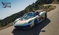 封面"350km/h品牌最速上空超跑！Aston