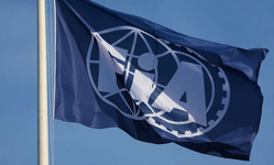 封面"FIA