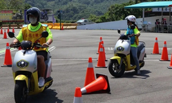 封面"[轉貼]機車族注意！明年元旦機車駕訓增5小時