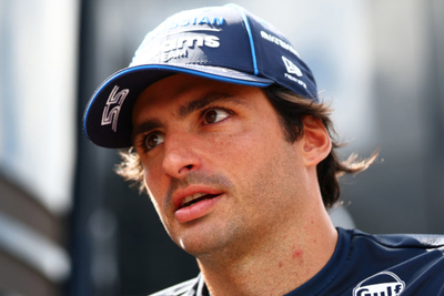 Sainz 談論是否留在「表現不佳」的 Williams
