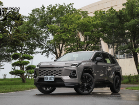 329PS輸出、135km純電續航力！Toyota RAV4 PHEV 149萬國內上市