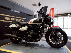 Royal Enfield Meteor 350 新色首發 極光紅限時進駐林口三井！