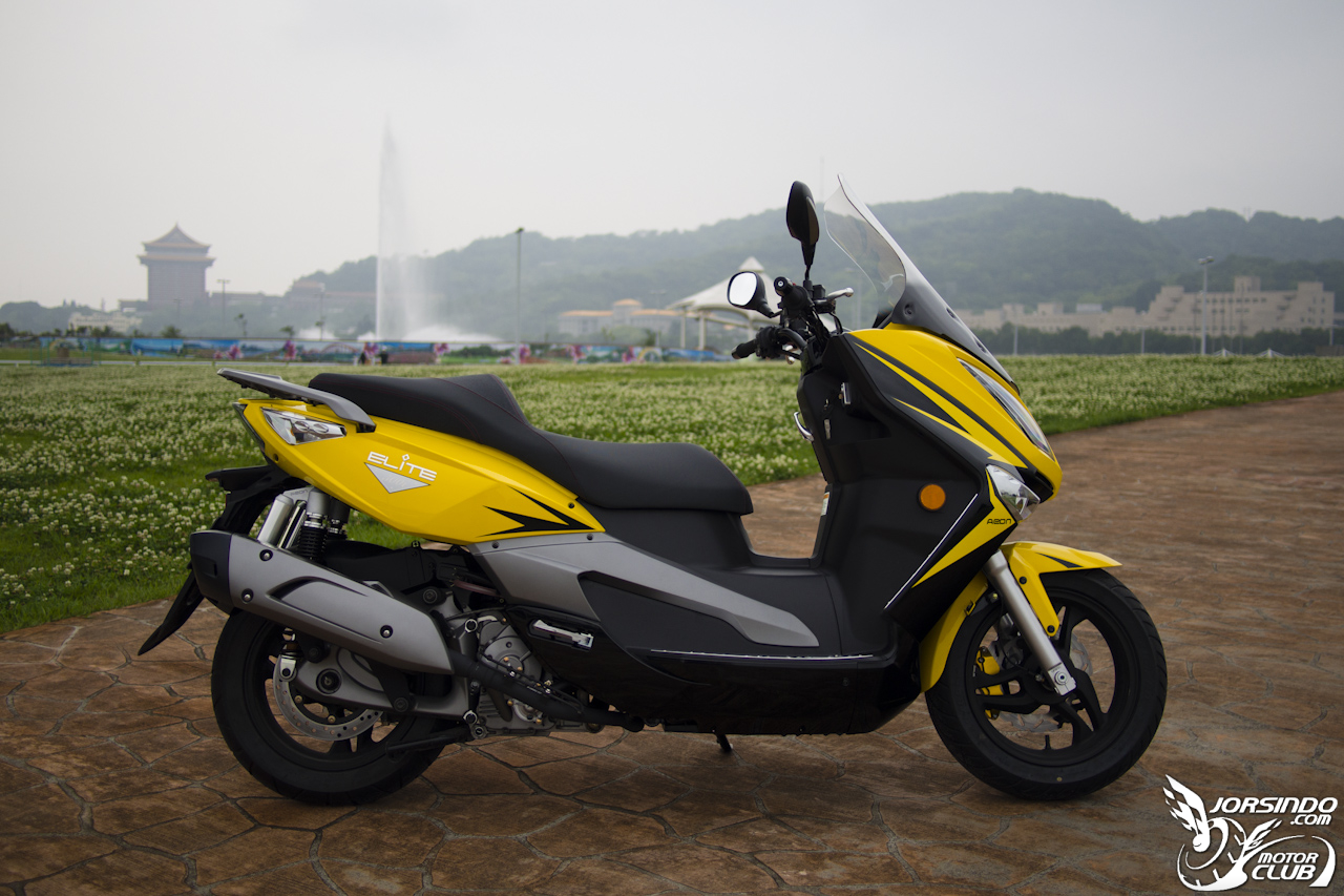激安黃羊降臨！【ELITE 300i】深度試駕報導4088|小老婆汽機車資訊網