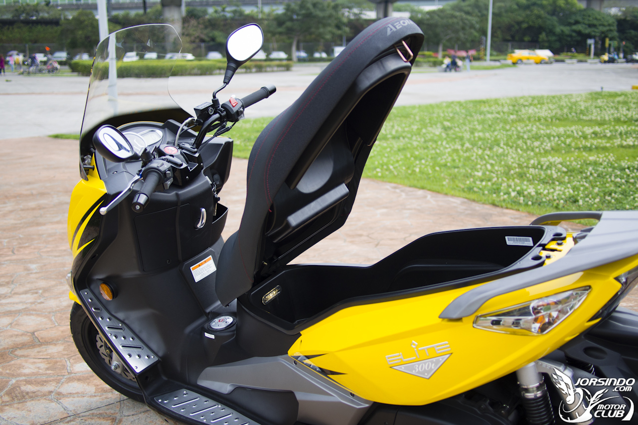激安黃羊降臨！【ELITE 300i】深度試駕報導8560|小老婆汽機車資訊網