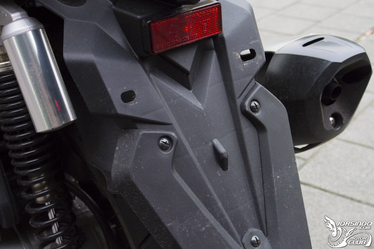 激安黃羊降臨！【ELITE 300i】深度試駕報導564|小老婆汽機車資訊網