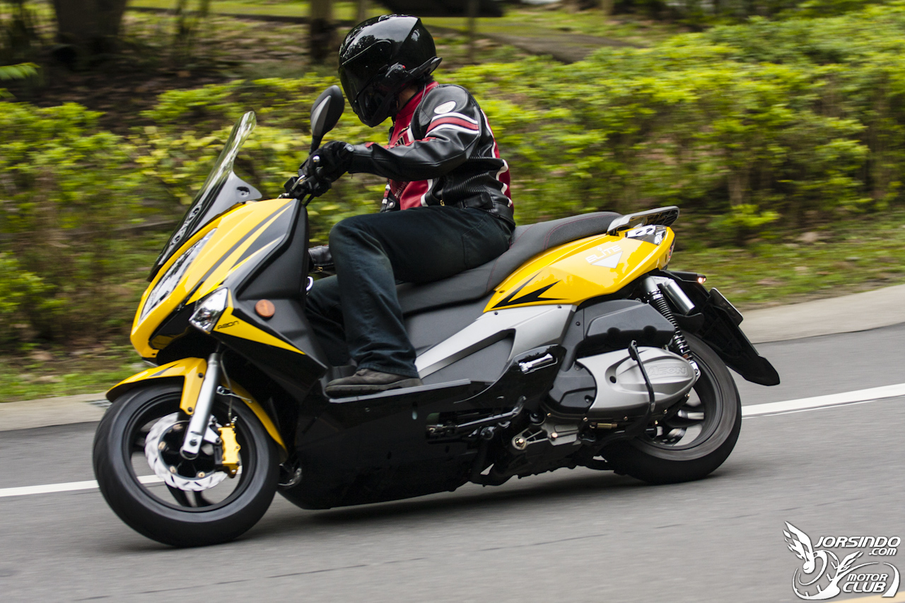 激安黃羊降臨！【ELITE 300i】深度試駕報導9736|小老婆汽機車資訊網