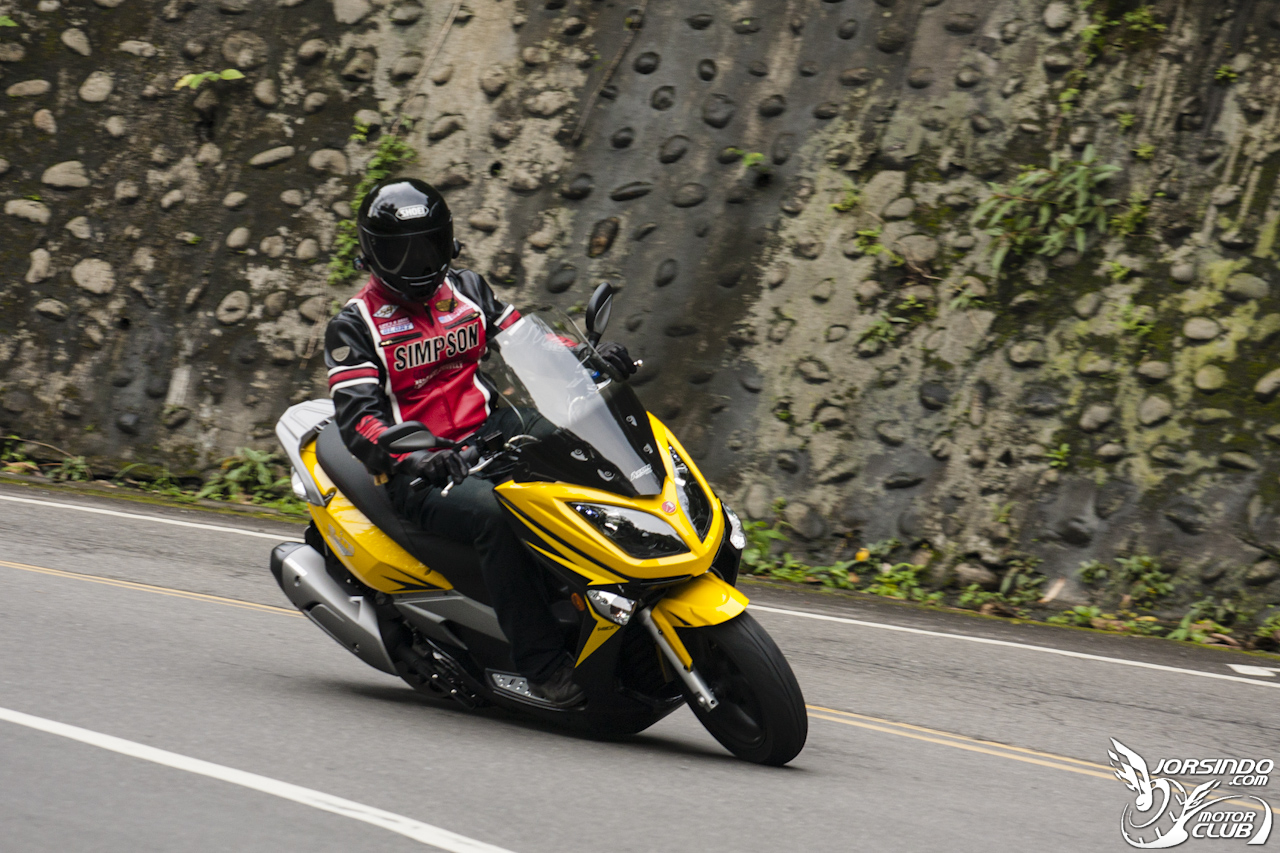 激安黃羊降臨！【ELITE 300i】深度試駕報導4339|小老婆汽機車資訊網