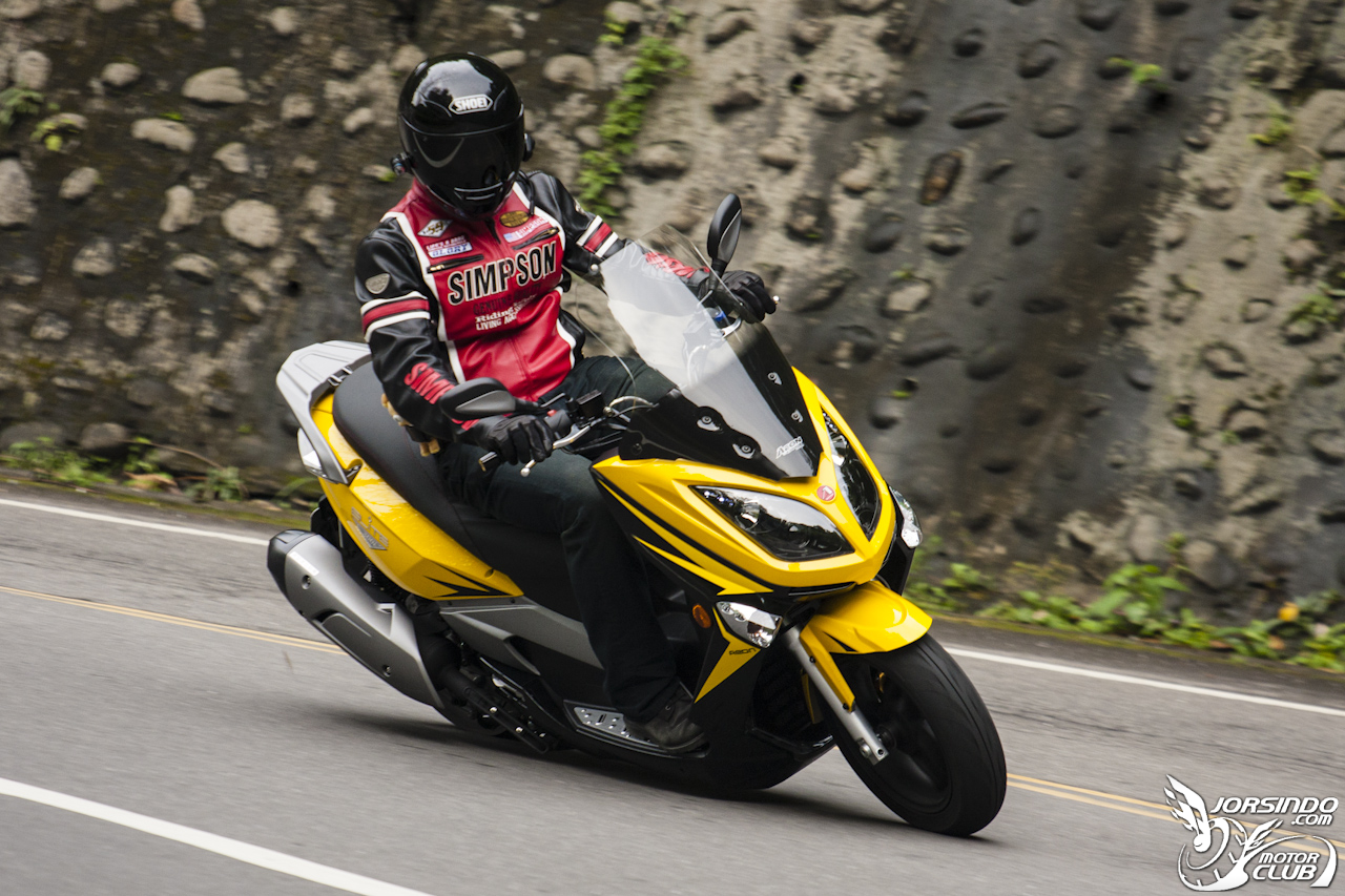 激安黃羊降臨！【ELITE 300i】深度試駕報導8760|小老婆汽機車資訊網
