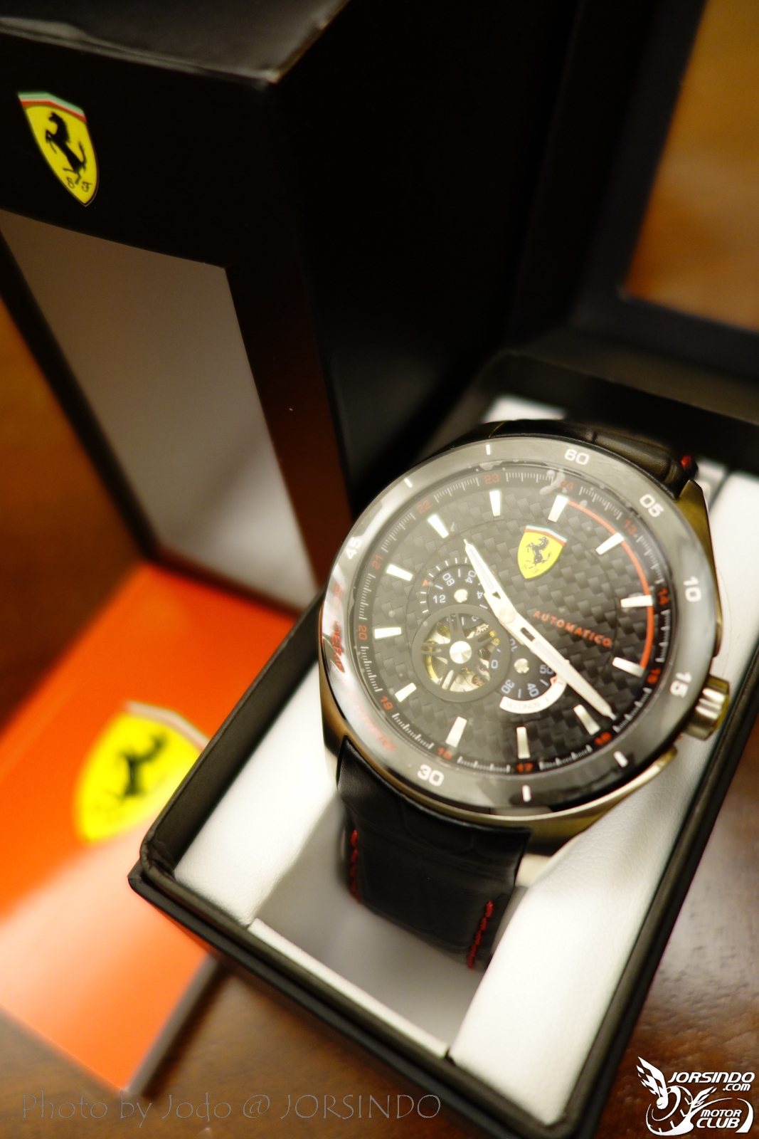 [開箱] 簡單的創意 - Ferrari 機械錶9494|小老婆汽機車資訊網