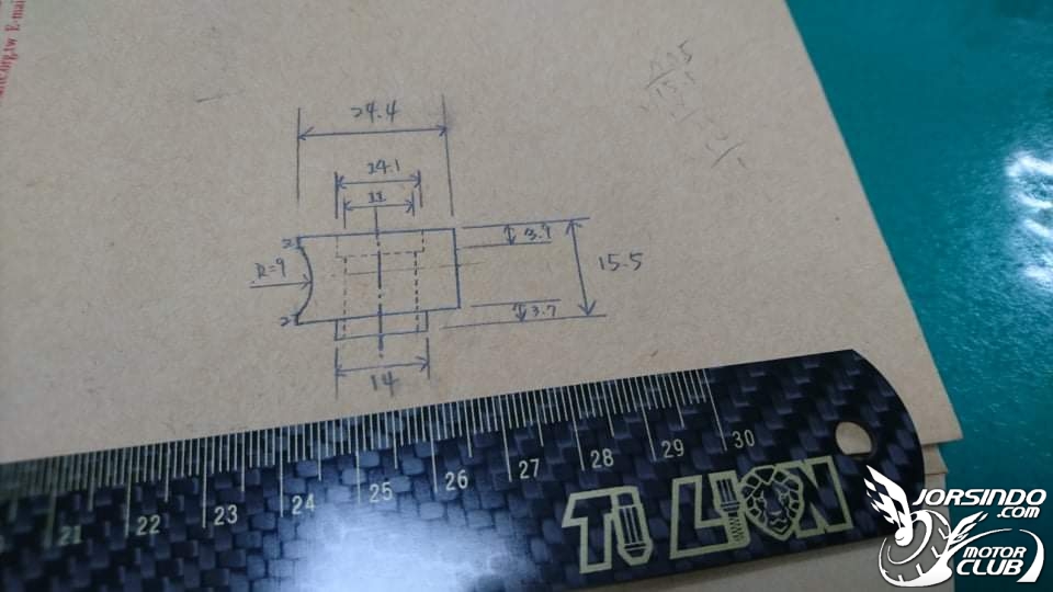 YAMAHA T-MAX530前碟盤加大DIY更換分享4408|小老婆汽機車資訊網