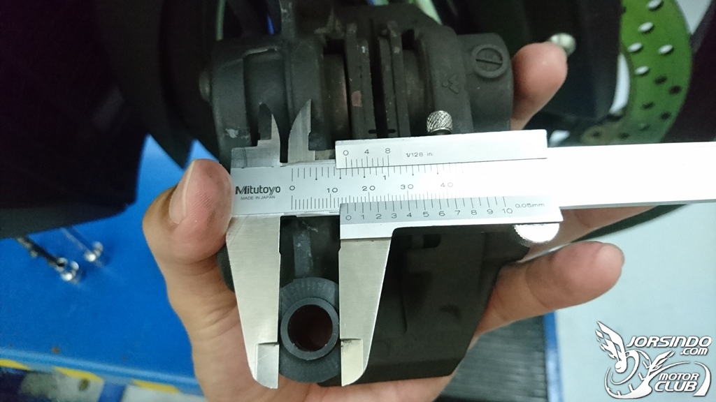 YAMAHA T-MAX530前碟盤加大DIY更換分享4446|小老婆汽機車資訊網