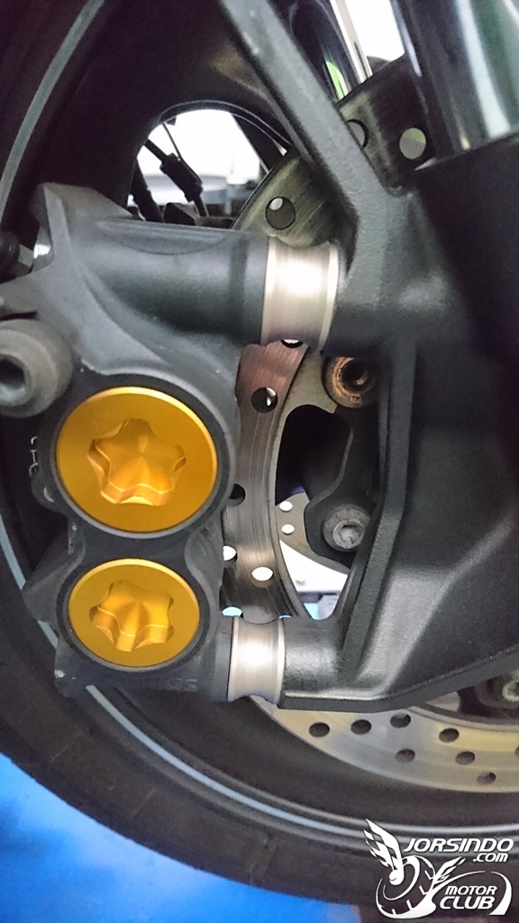 YAMAHA T-MAX530前碟盤加大DIY更換分享3544|小老婆汽機車資訊網