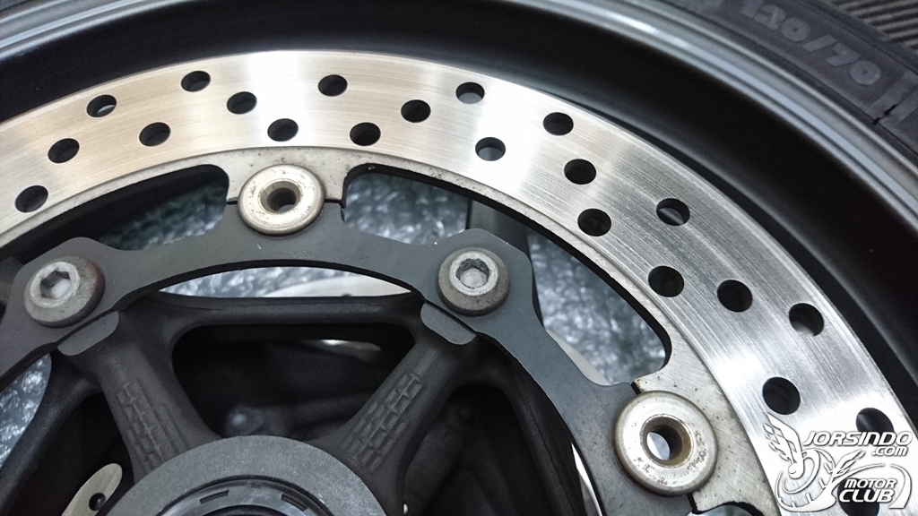 YAMAHA T-MAX530前碟盤加大DIY更換分享8315|小老婆汽機車資訊網