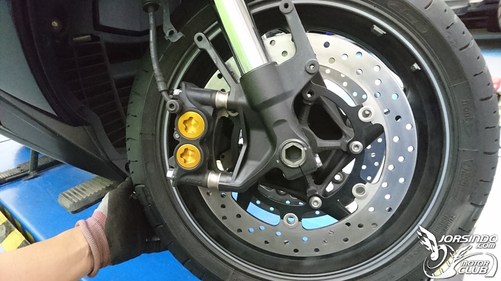 YAMAHA T-MAX530前碟盤加大DIY更換分享8545|小老婆汽機車資訊網