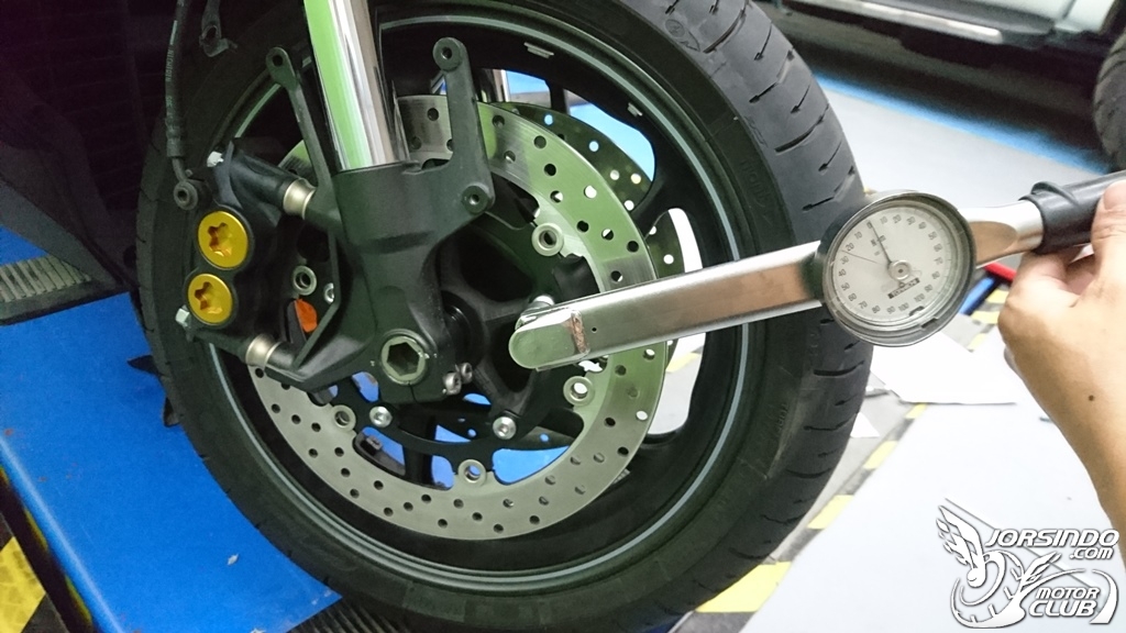 YAMAHA T-MAX530前碟盤加大DIY更換分享1356|小老婆汽機車資訊網