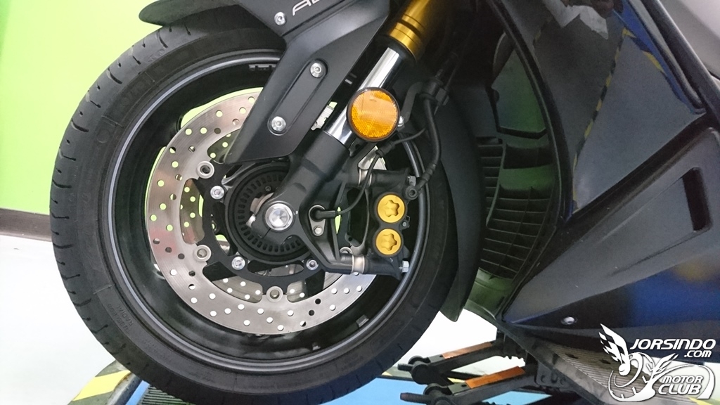 YAMAHA T-MAX530前碟盤加大DIY更換分享8680|小老婆汽機車資訊網