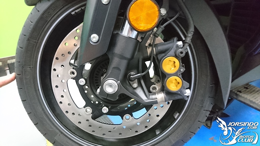YAMAHA T-MAX530前碟盤加大DIY更換分享1453|小老婆汽機車資訊網