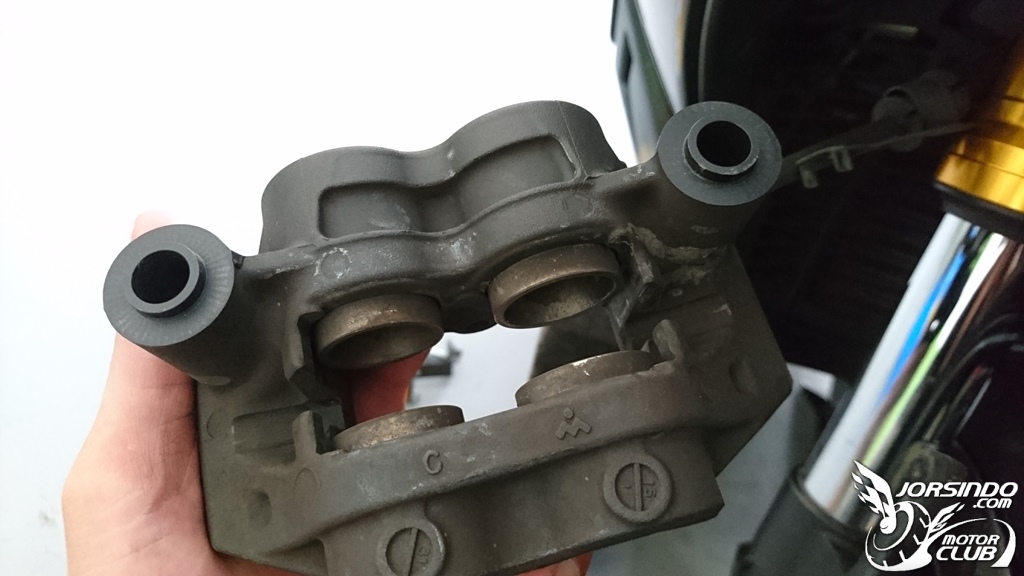 YAMAHA T-MAX530前碟盤加大DIY更換分享8675|小老婆汽機車資訊網
