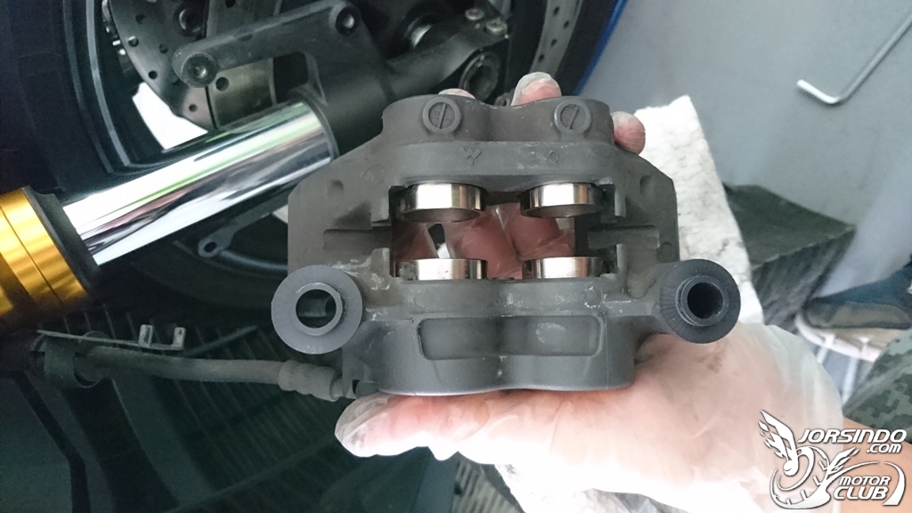YAMAHA T-MAX530前碟盤加大DIY更換分享8452|小老婆汽機車資訊網