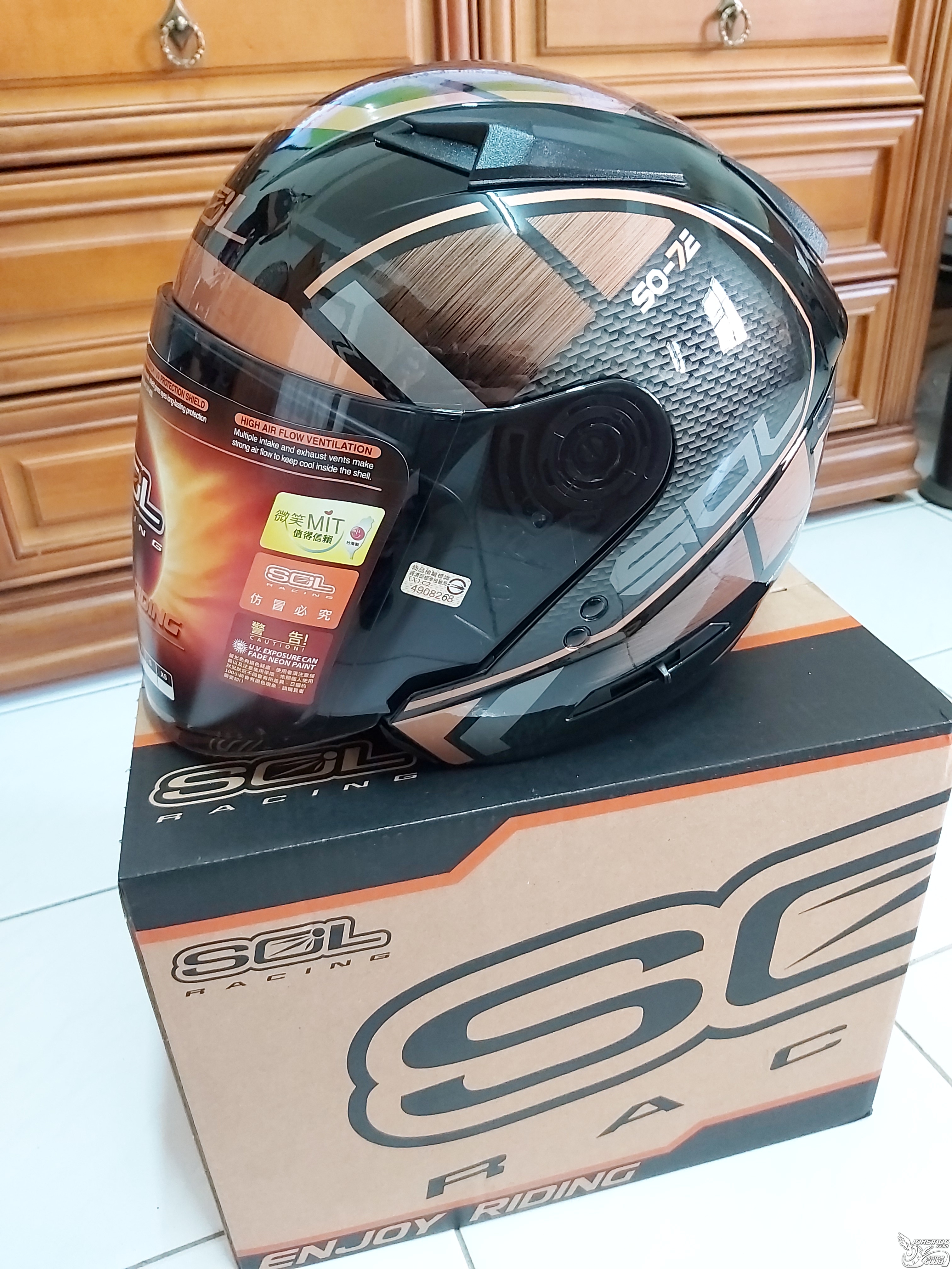 分享我的新帽 SOL新帽款 SO-7E 幻影 黑/銅 (3/4開放式)6892|小老婆汽機車資訊網