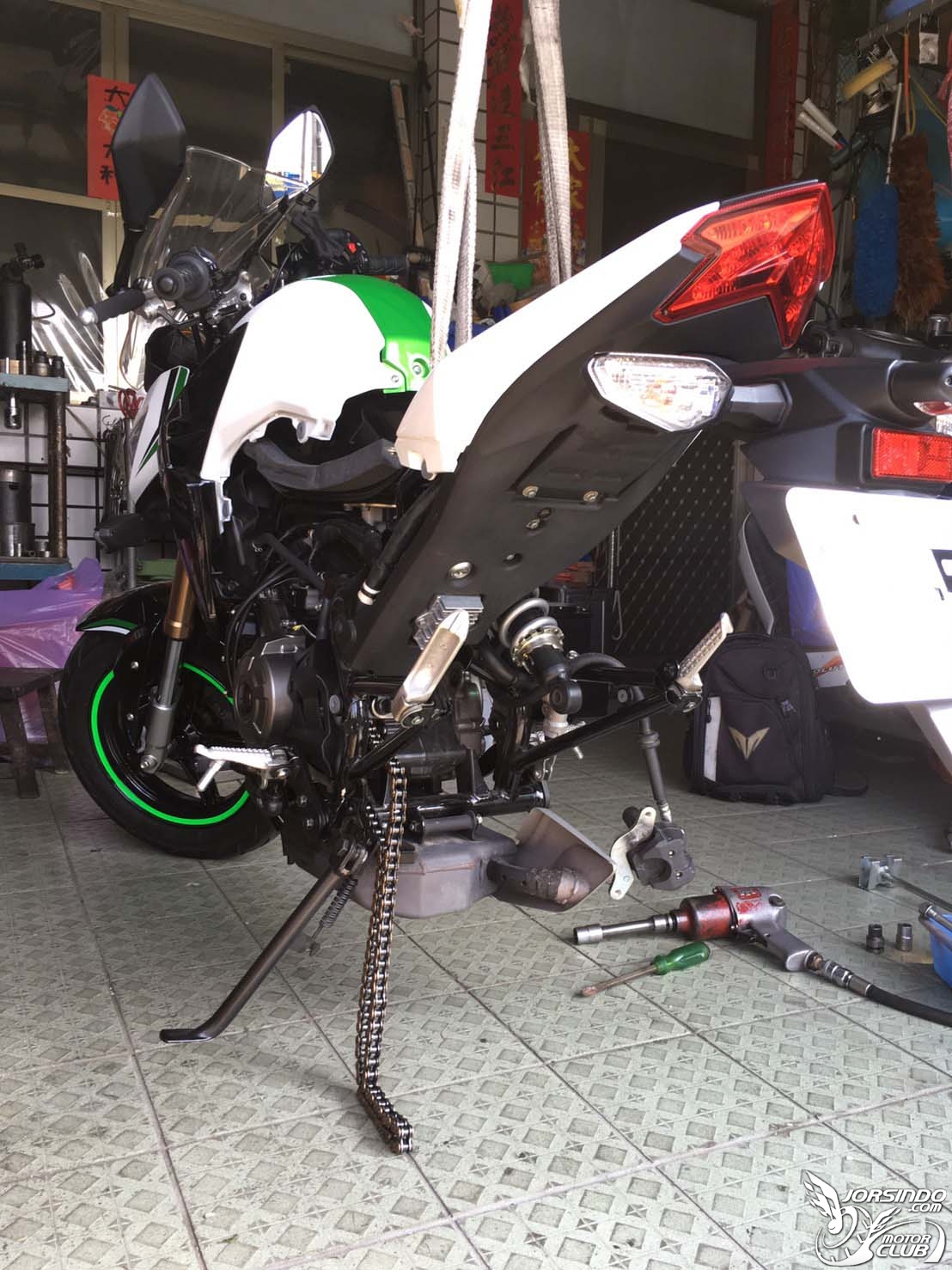 KAWASAKI Z125 搖臂異音問題治標&amp;治本處理分享~!4213|小老婆汽機車資訊網