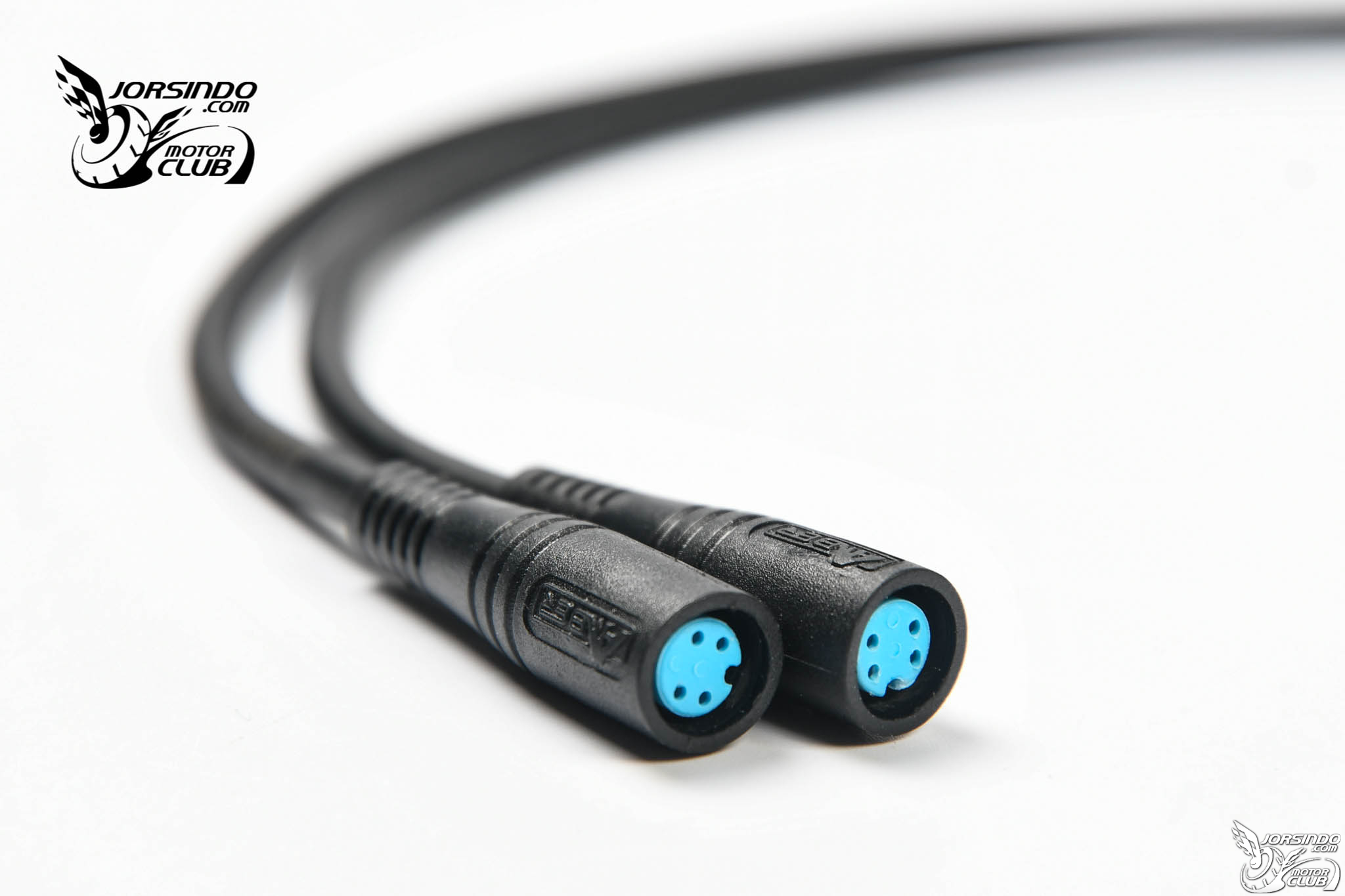 [實測分享] Amber 銨鉑 AD1080+ 前後雙鏡頭行車紀錄器102|小老婆汽機車資訊網