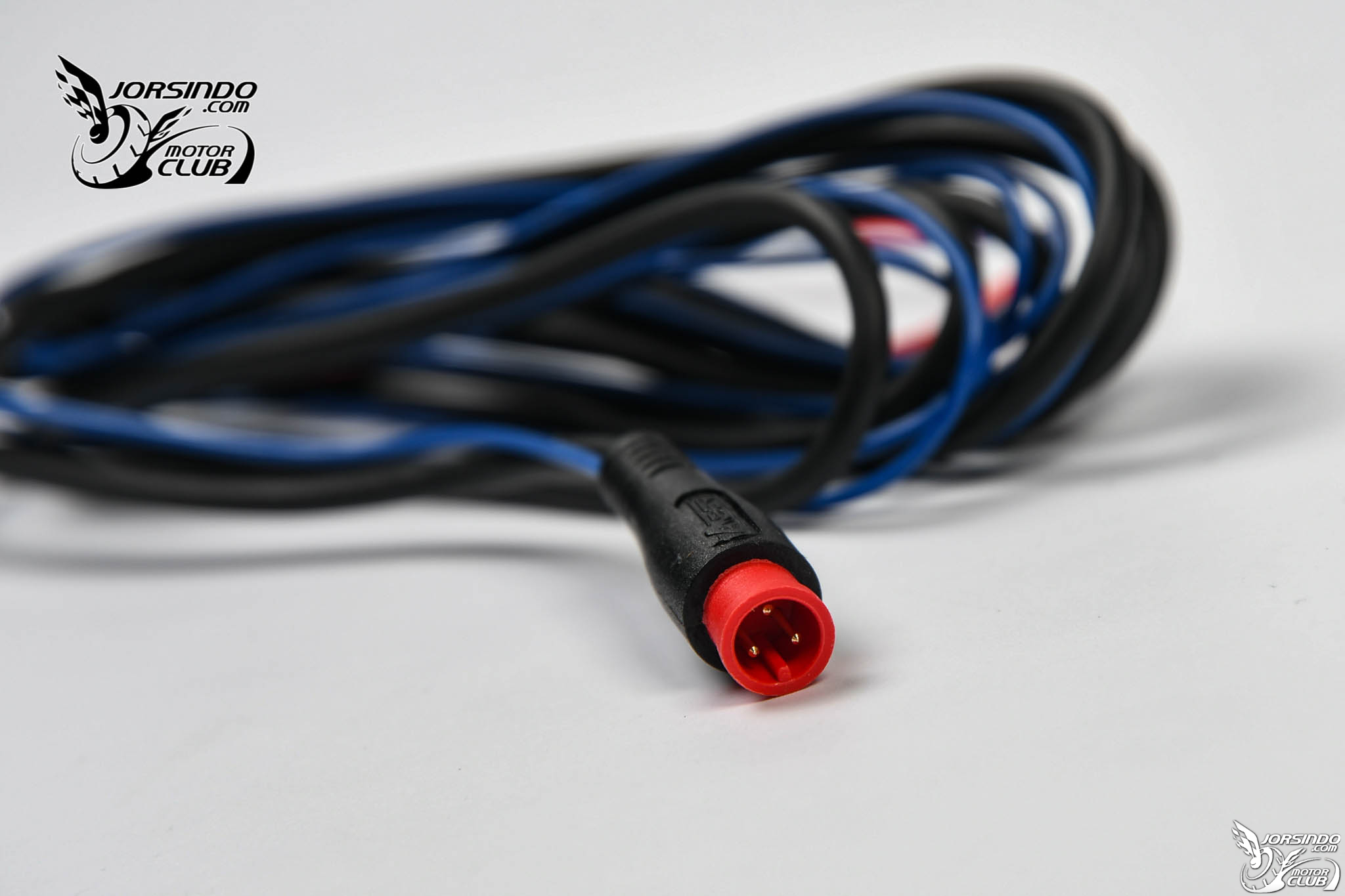 [實測分享] Amber 銨鉑 AD1080+ 前後雙鏡頭行車紀錄器9282|小老婆汽機車資訊網