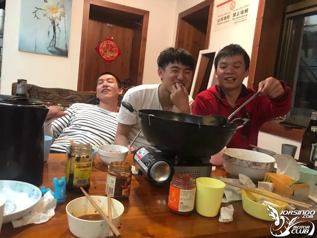 行疆 | 野狗隊間隔年自駕中國西部4819|大學生,自駕小老婆汽機車資訊網