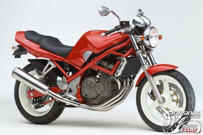 4汽缸250cc名車列傳！猛獸般的街車車款8401|HONDA,KAWASAKI,SUZUKI,YAMAHA小老婆汽機車資訊網