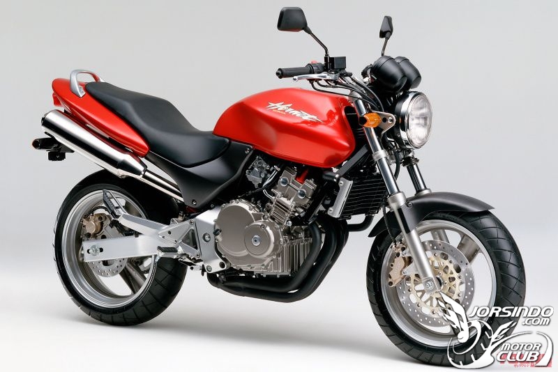 4汽缸250cc名車列傳！猛獸般的街車車款7261|HONDA,KAWASAKI,SUZUKI,YAMAHA小老婆汽機車資訊網