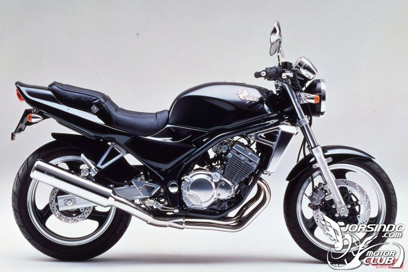 4汽缸250cc名車列傳！猛獸般的街車車款9692|HONDA,KAWASAKI,SUZUKI,YAMAHA小老婆汽機車資訊網