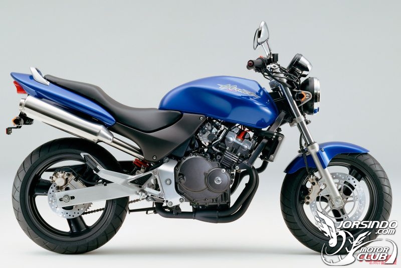 4汽缸250cc名車列傳！猛獸般的街車車款6694|HONDA,KAWASAKI,SUZUKI,YAMAHA小老婆汽機車資訊網