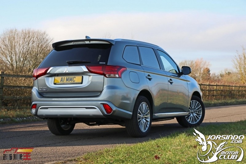 Mitsubishi Outlander PHEV 新增 Reflex Plus Commercial 頂規商用版本7373|Mitsubishi,Outlander小老婆汽機車資訊網