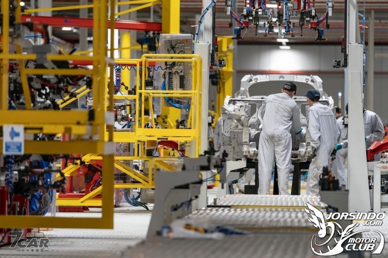 Aston Martin 啟用 St Athan 工廠 首款休旅 DBX 誕生於此5255|小老婆汽機車資訊網