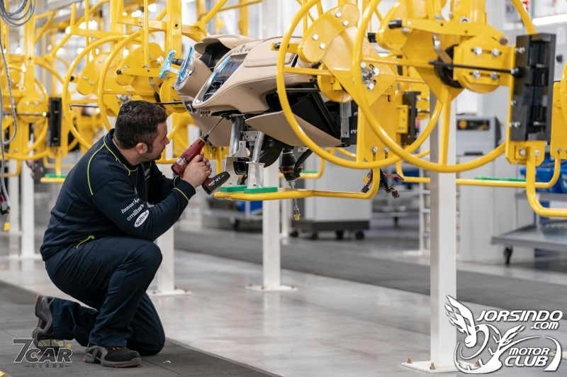 Aston Martin 啟用 St Athan 工廠 首款休旅 DBX 誕生於此187|小老婆汽機車資訊網