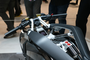 【和歌山專欄】追求造型美感的新世代電動車2504|小老婆汽機車資訊網