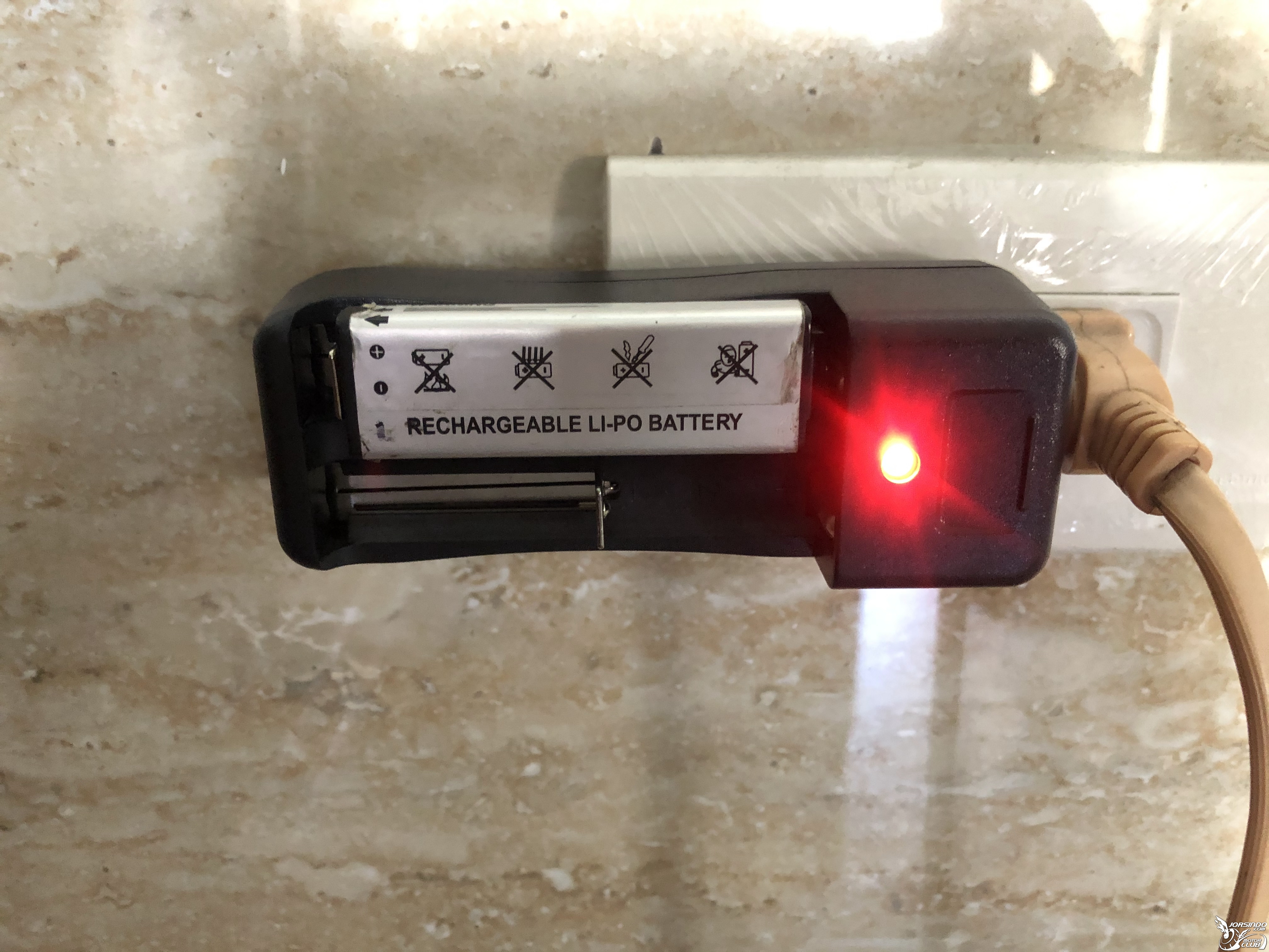 行車紀錄器 SJ2000 電池修改換方式充電簡易教學 (慎入)8863|小老婆汽機車資訊網