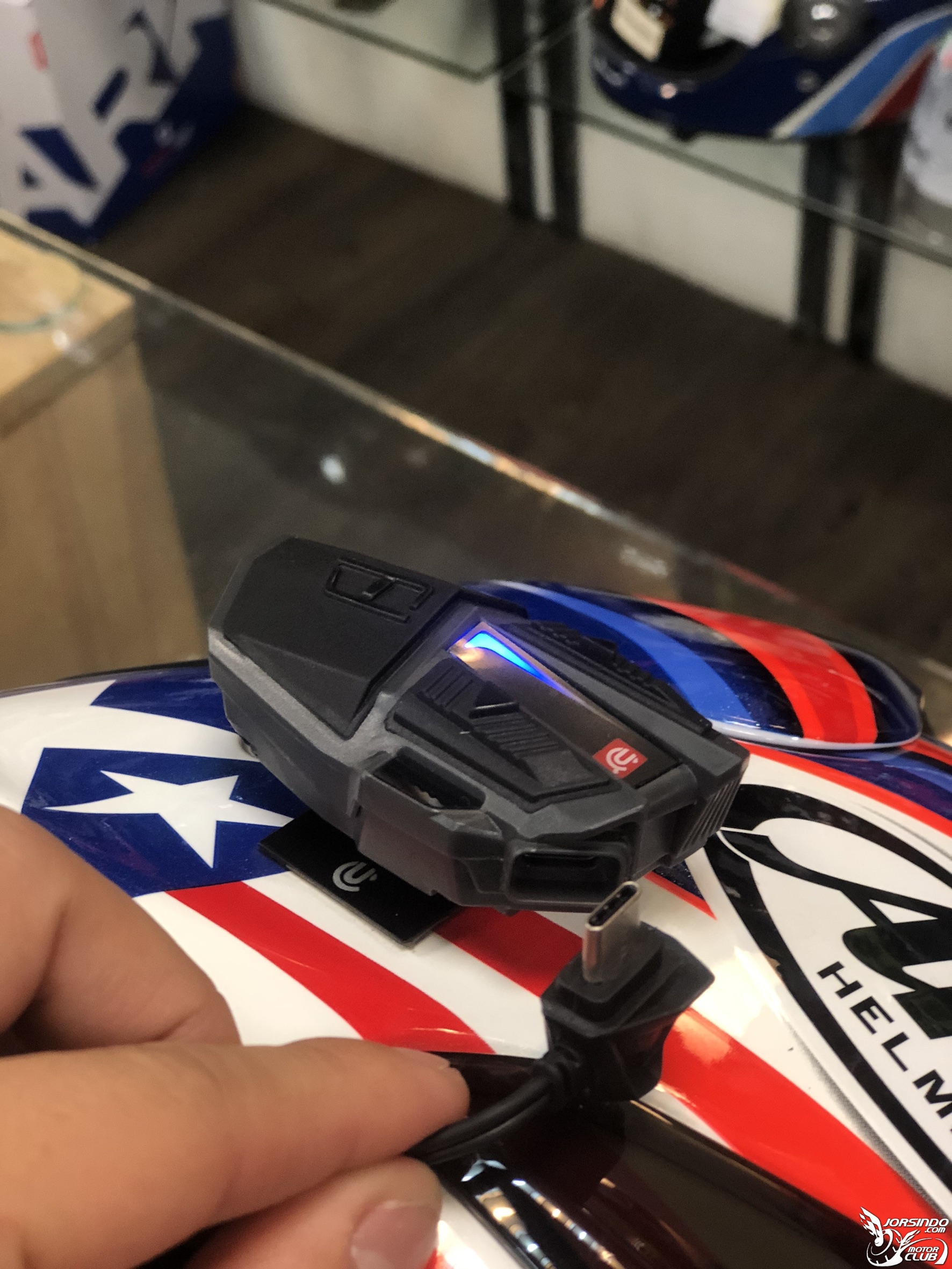 優科利 MOTION INFINITY 藍芽耳機4168|小老婆汽機車資訊網