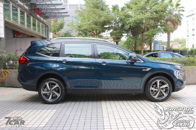 十年進化 全新物種 Luxgen URX 五人旗艦款 試駕4405|Luxgen,URX小老婆汽機車資訊網