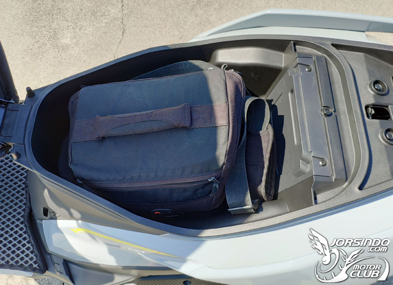 小灰龍SYM DRG BT 158開箱870|小老婆汽機車資訊網