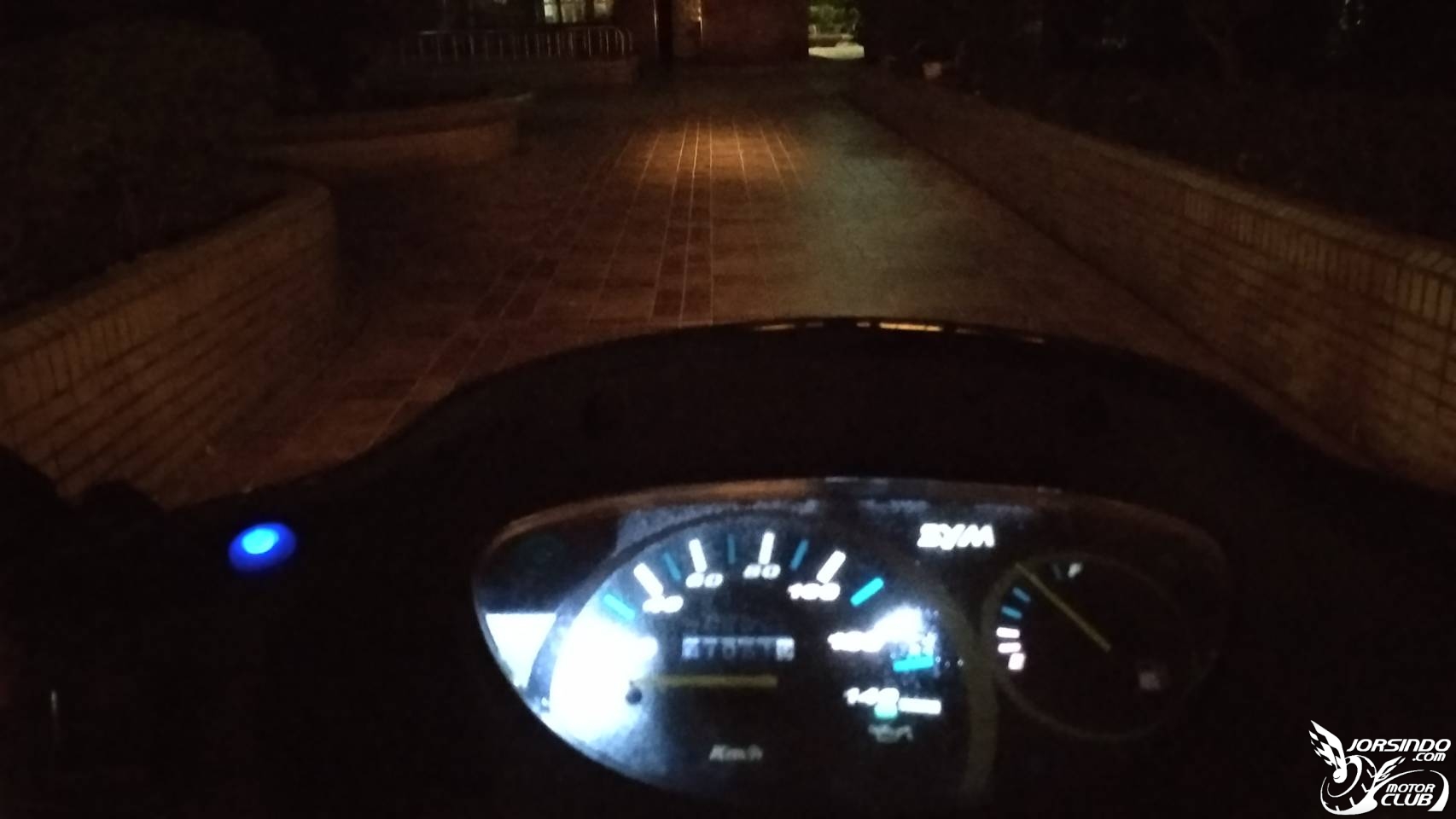 卡西堤外掛式魚眼霧燈-開箱文 直上高手機車2016|小老婆汽機車資訊網