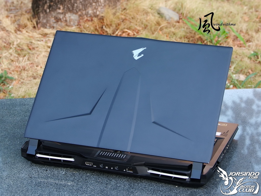 機械式鍵盤與極窄邊框螢幕 - 技嘉 AORUS 17高階電競筆電解析9505|小老婆汽機車資訊網