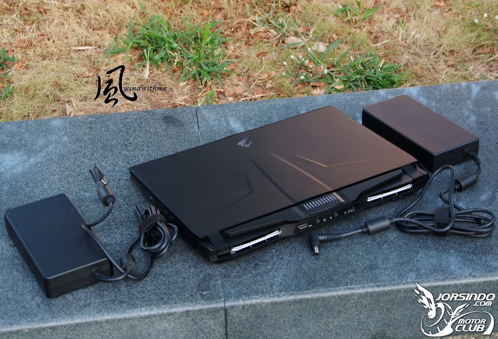 機械式鍵盤與極窄邊框螢幕 - 技嘉 AORUS 17高階電競筆電解析9744|小老婆汽機車資訊網