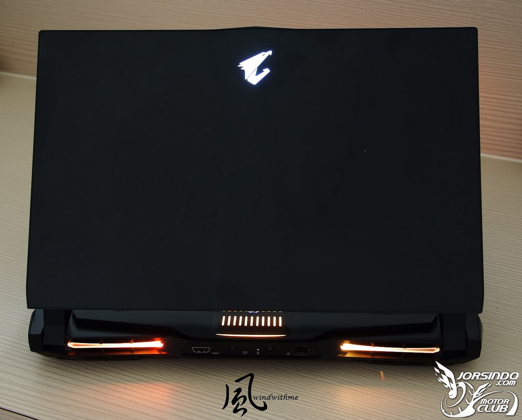 機械式鍵盤與極窄邊框螢幕 - 技嘉 AORUS 17高階電競筆電解析6956|小老婆汽機車資訊網