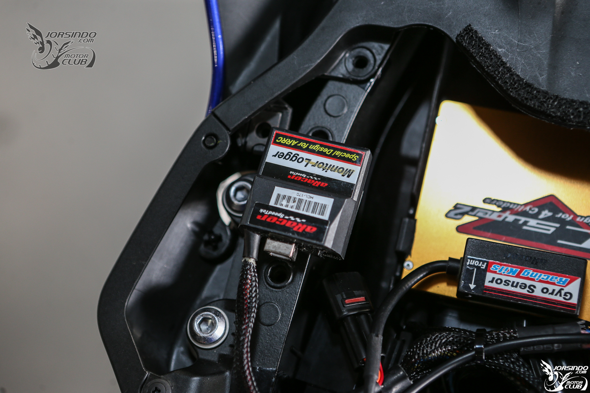 aRacer RC SUPER2 四缸引擎對應 ECU，R6也能唱生日快樂歌8588|小老婆汽機車資訊網